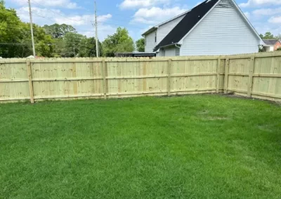 Wood-Fence-Installation-Service9